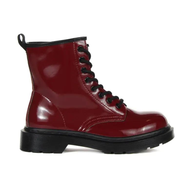 Anfibi lucidi rossi con lacci e cuciture