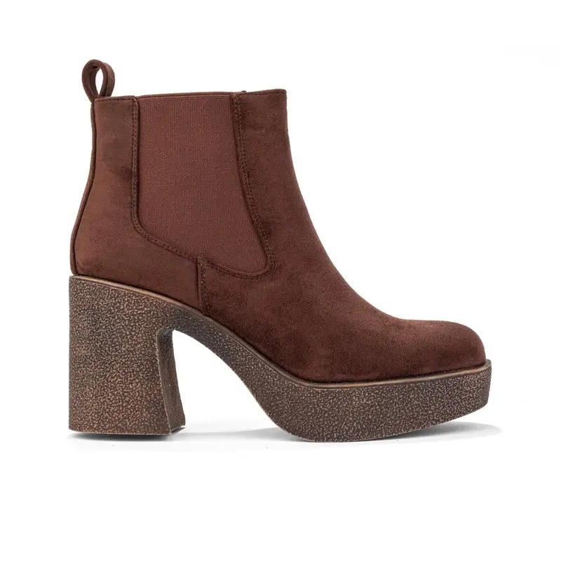 Chelsea marroni con maxi suola in gomma e tacco alto largo