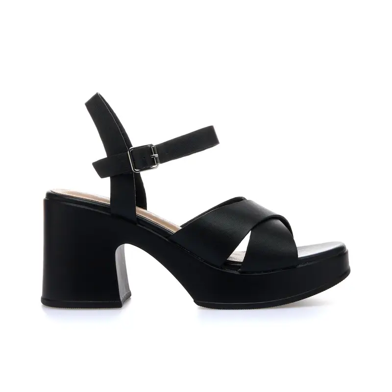 Sandali neri con tacco largo e plateau
