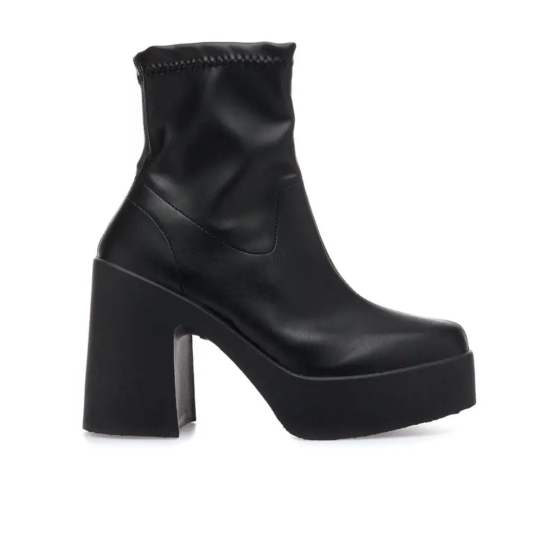 Stivaletti neri a calzino con tacco alto largo e plateau