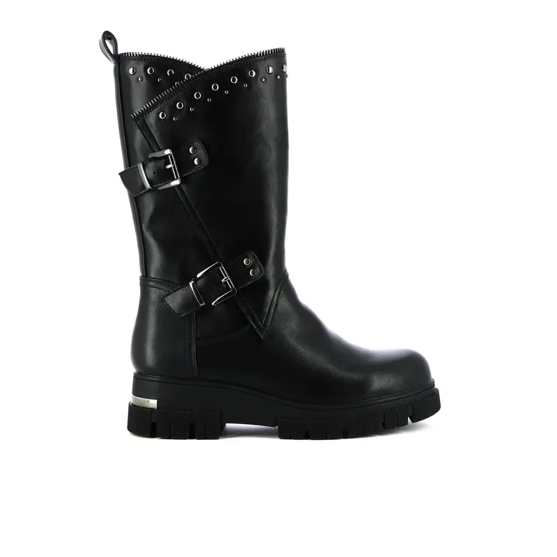 Stivali neri bassi con borchie e fibbie