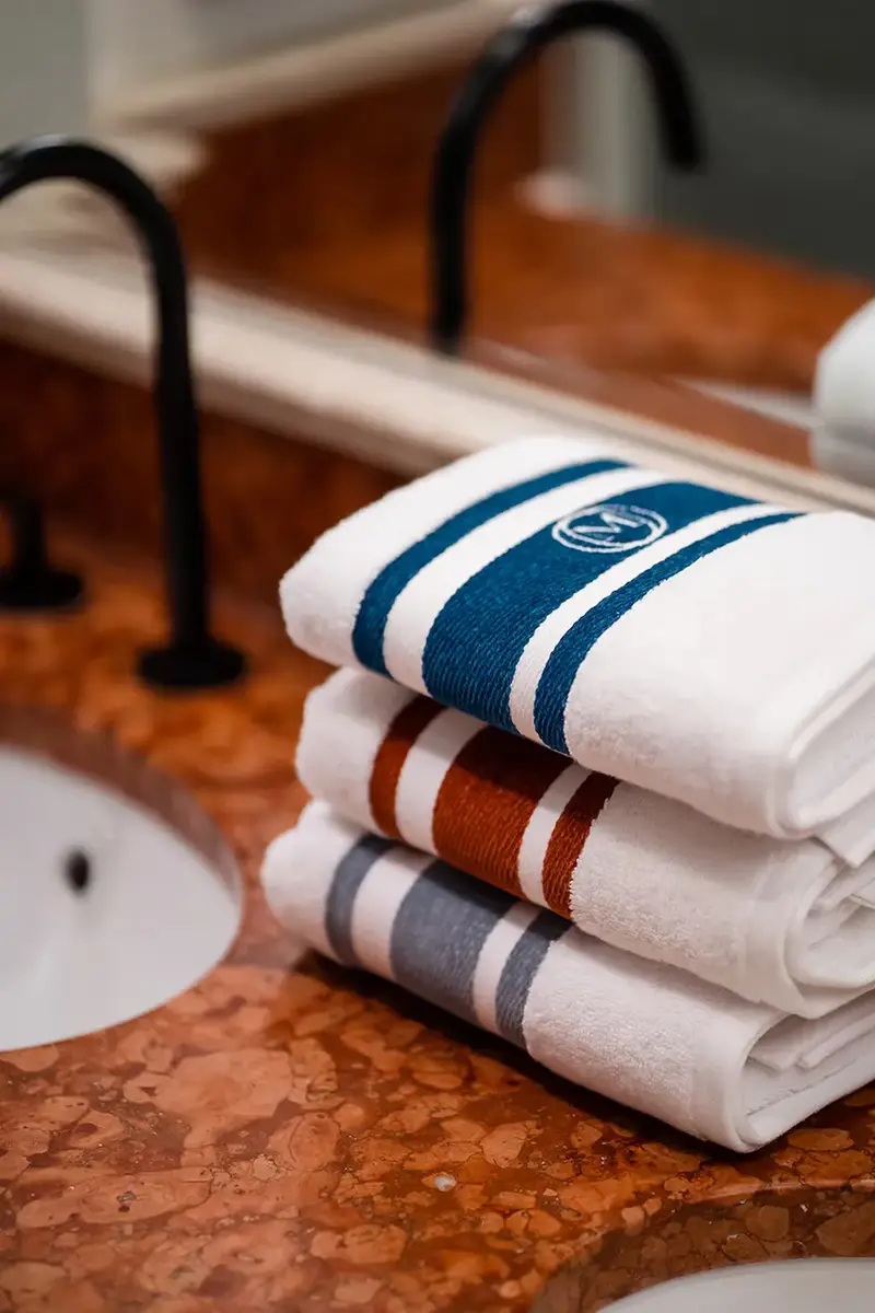 asciugamano grande in cotone Monogram Linea 100 x 160 cm colore turchese miniatura 4