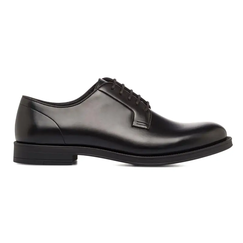 Stringate nere eleganti da uomo con lacci