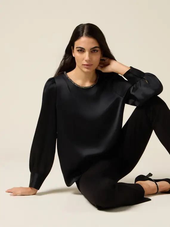 Blusa in raso con dettaglio gioiello Donna, Nero