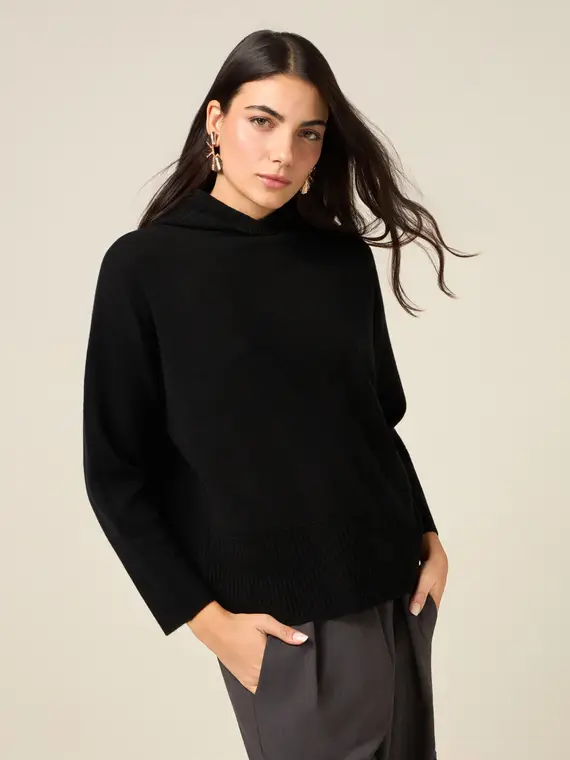 Maglia con cappuccio in pura lana Donna