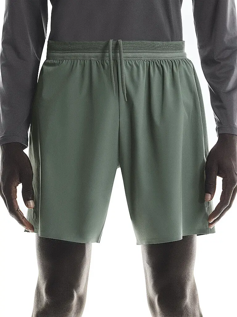 Pantaloncini da running da uomo 7 Performance oliva | S