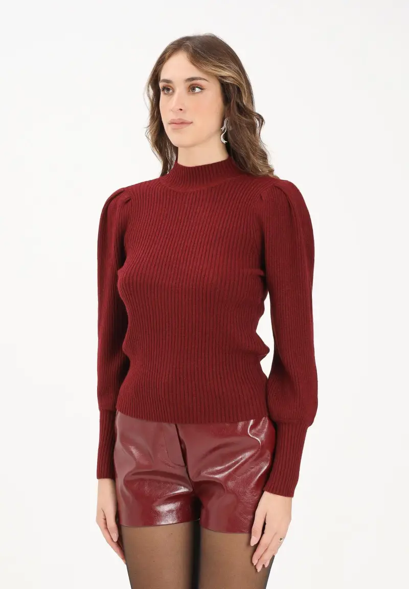 Maglioncino a collo alto bordeaux da donna
