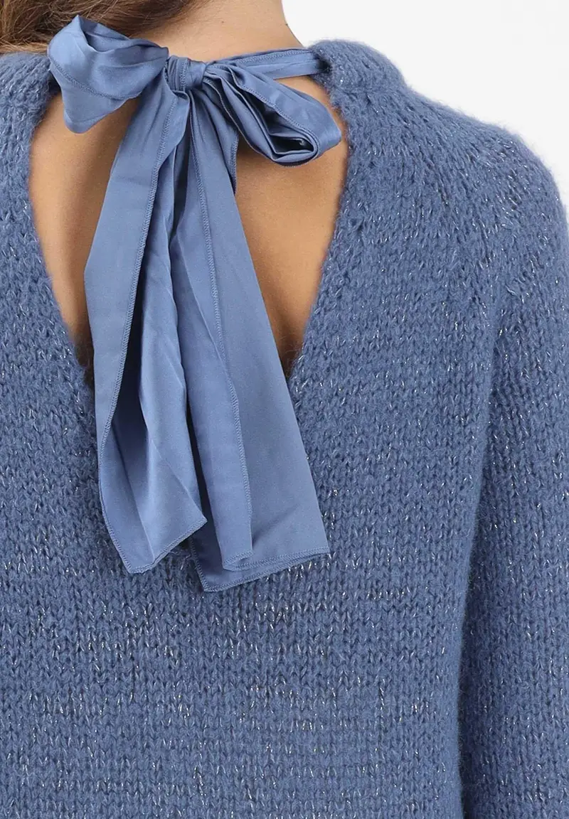Maglioncino girocollo celeste da donna con fiocco sul retro miniatura 3
