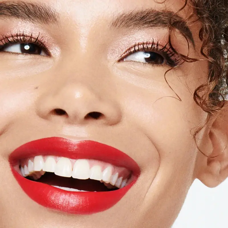 Labbra CLICK'N KISS 01 rosso Cinica - rosso blu vivido freddo - Rossetti miniatura 3