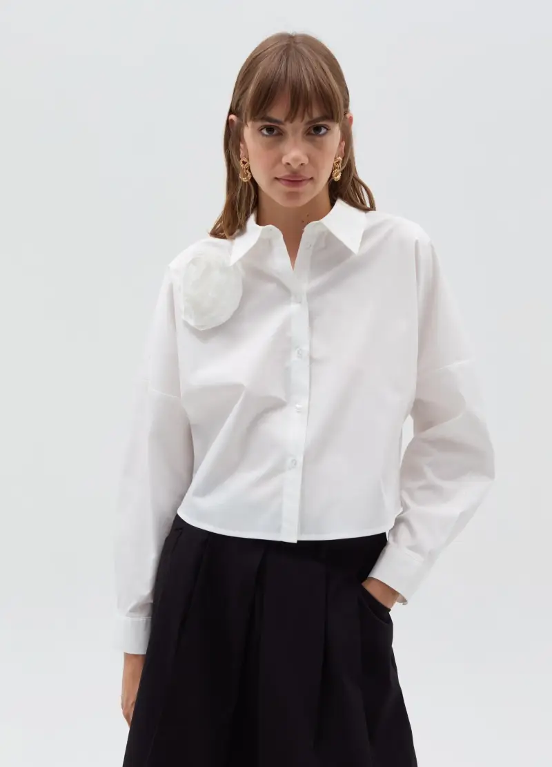 Camicia Crop Con Applicazione Fiore, Donna, Bianco