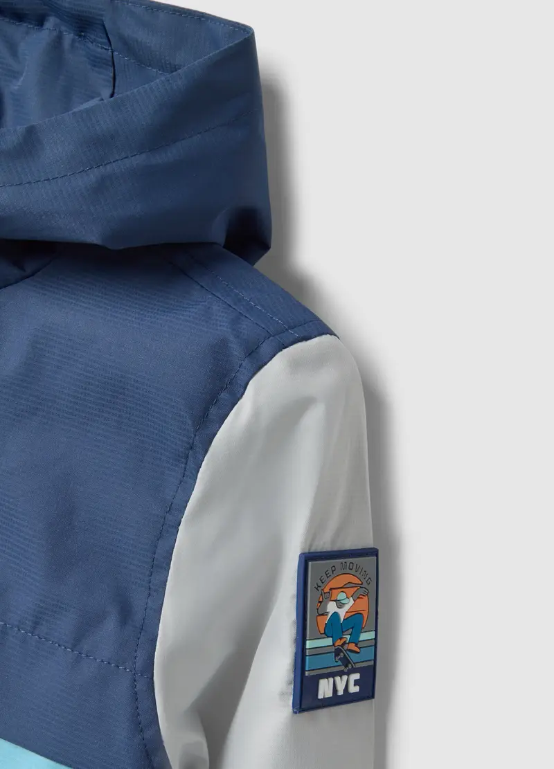 Giacca Impermeabile Multicolor Con Cappuccio E Zip Per Bambino, Multicolor miniatura 3