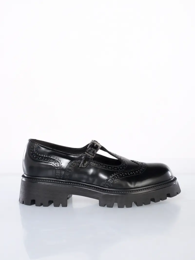 mocassino da donna Ovye con cinturino e decori NERO