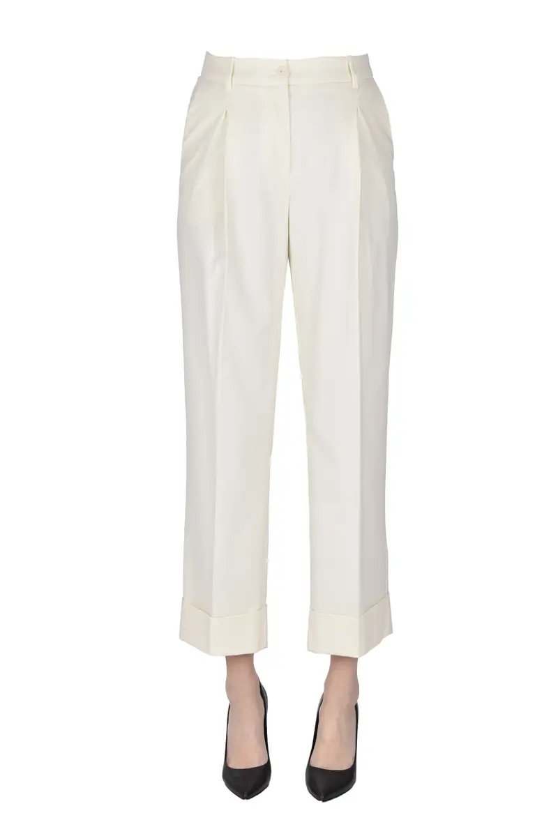 Pantaloni chino con pinces