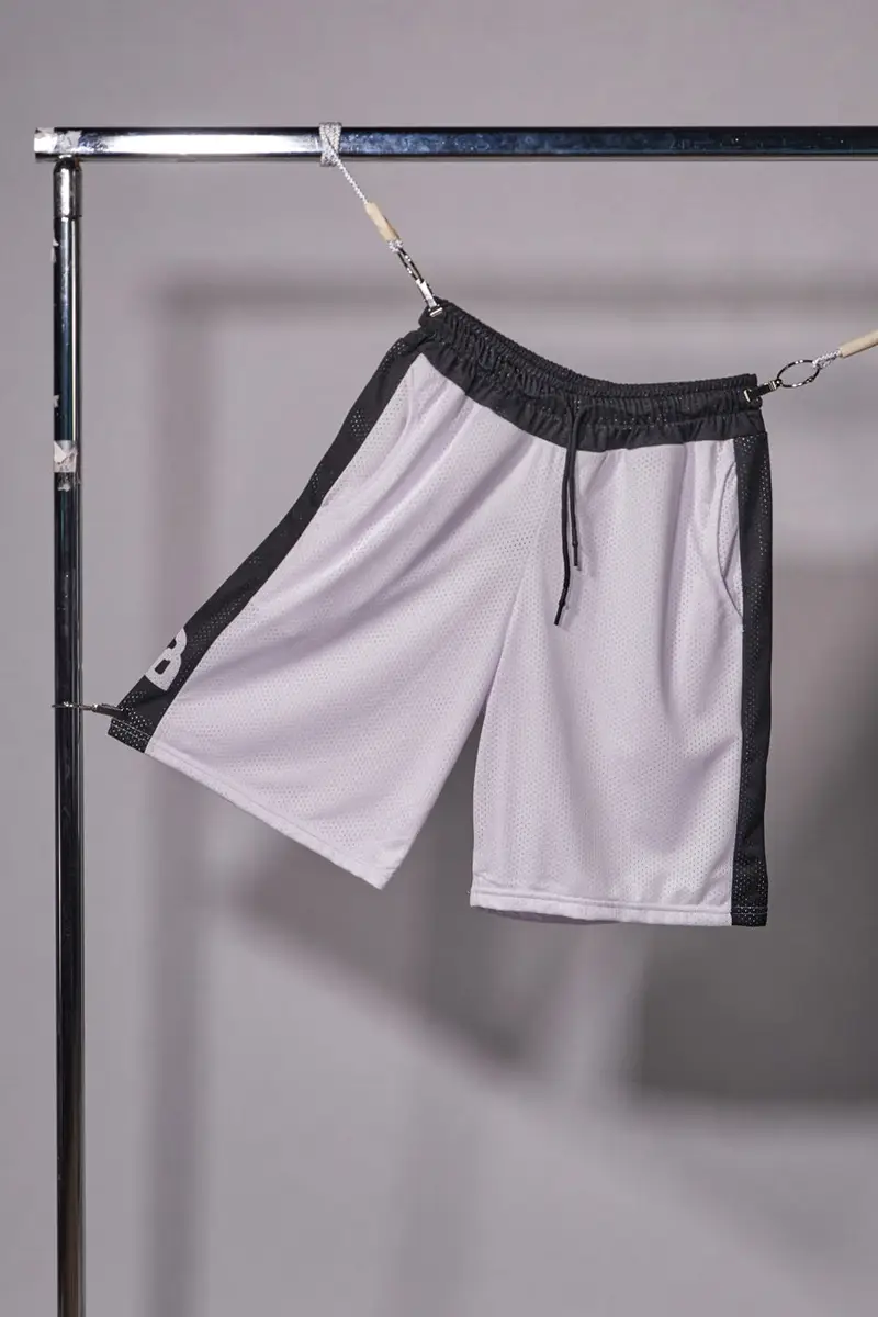 Pantaloncini Bianchi Sportivi Traforati al Ginocchio Bianchi e Neri BOARDMAN BRDM6