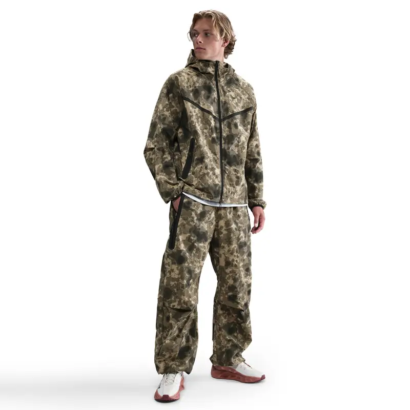 Pantalone oversize in tessuto Nike Tech