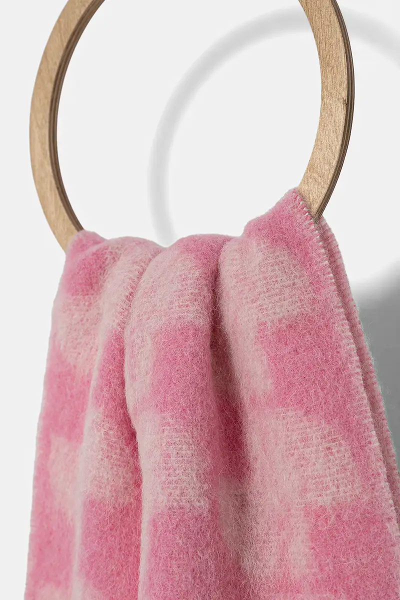 scialle con lana colore nero AC0720198 Rosa miniatura 2