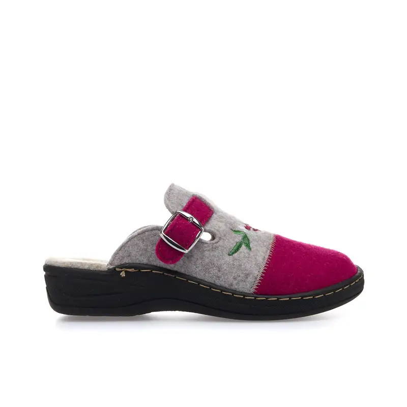 Ciabatte grigie e fucsia da casa con fibbia e zeppina