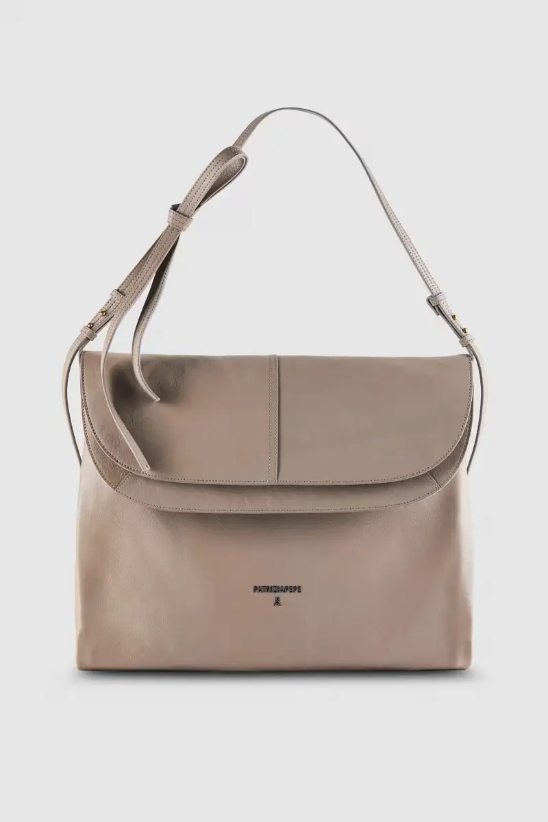 Borsa Radical Boho in pelle con patta e tracolla regolabile Beige