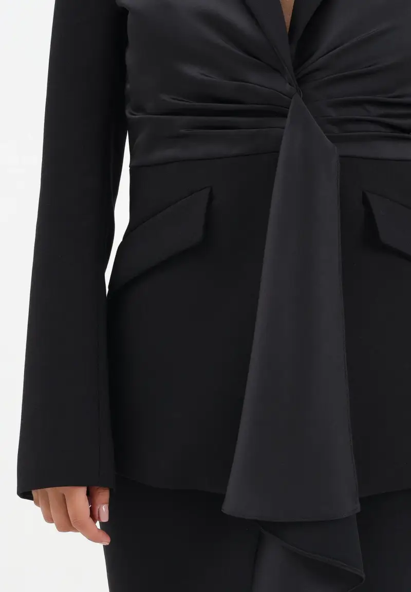 Giacca nera da donna con drappeggio miniatura 3