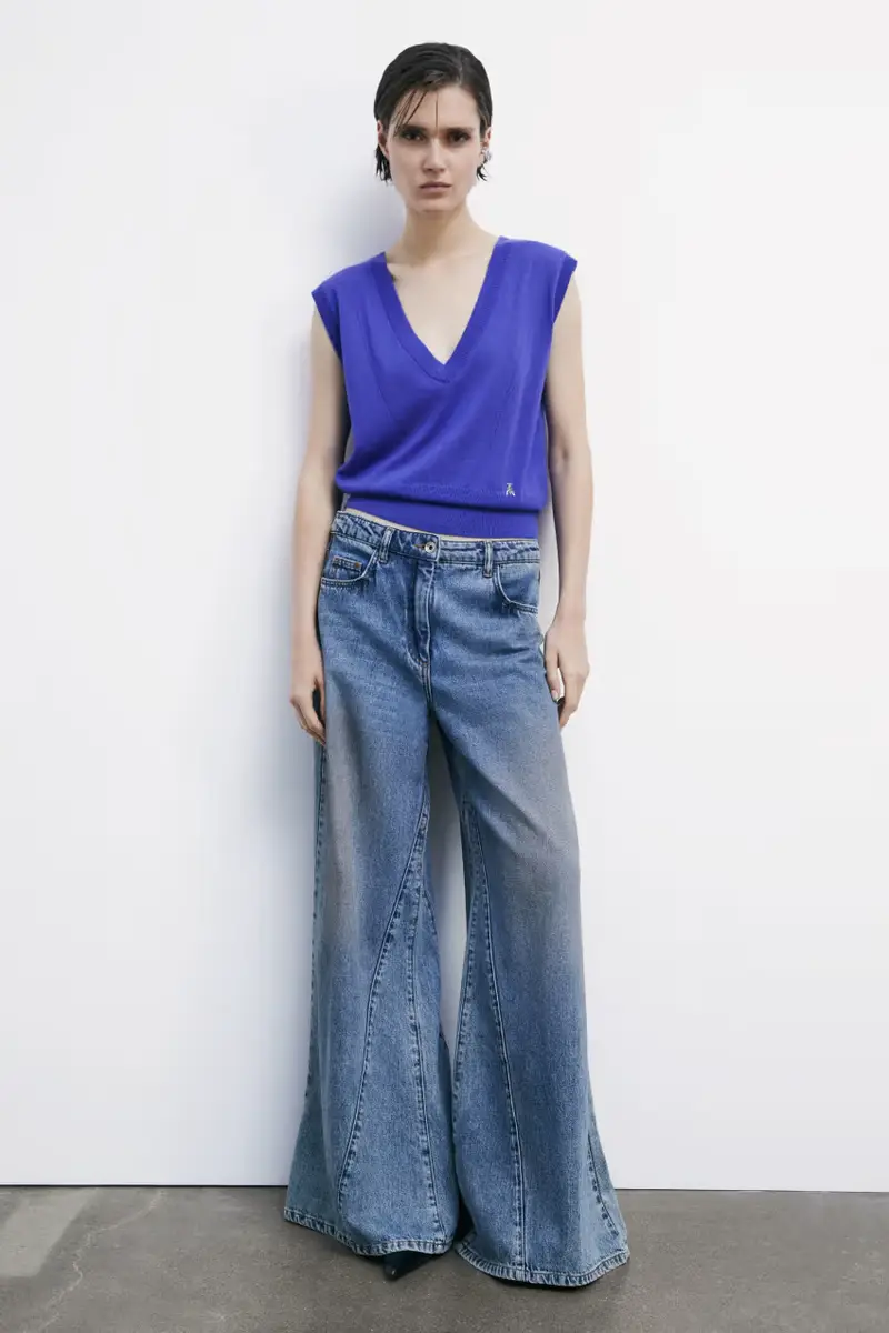 Gilet “ESSENTIAL” con scollo a V in pura lana Viola