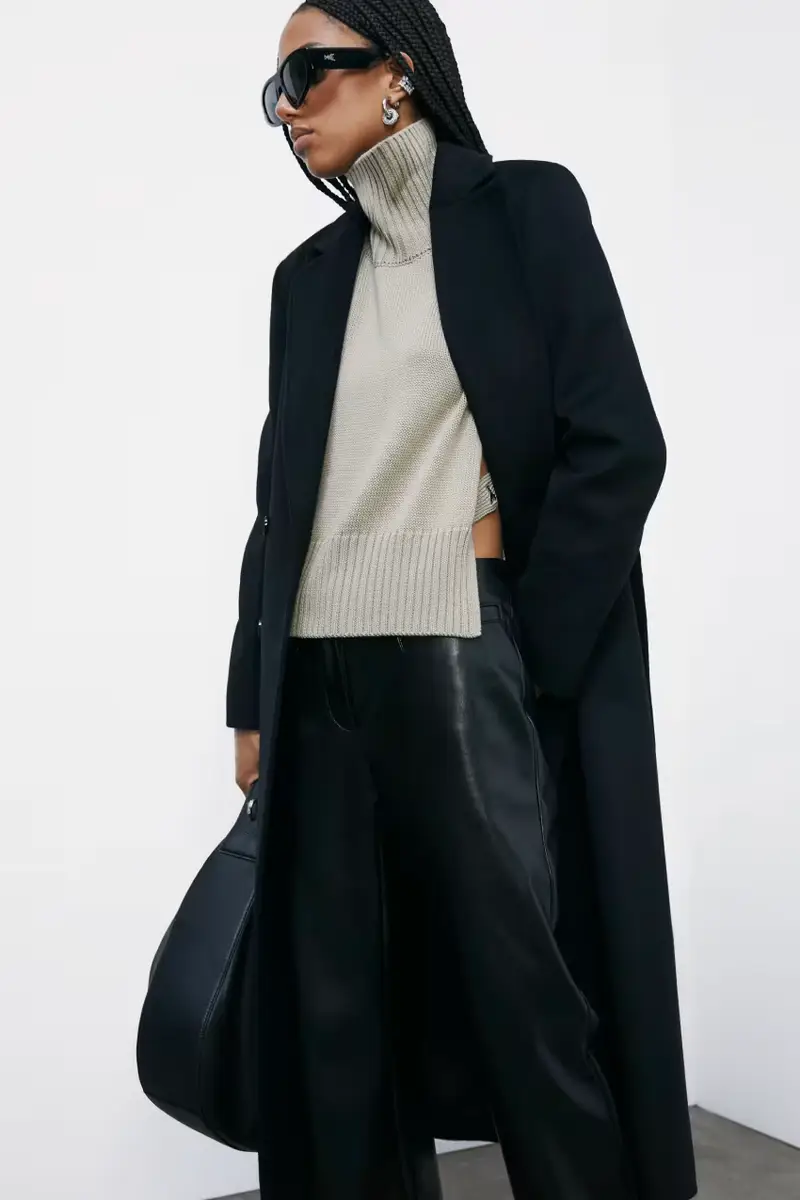 Gilet in maglia con collo alto Beige