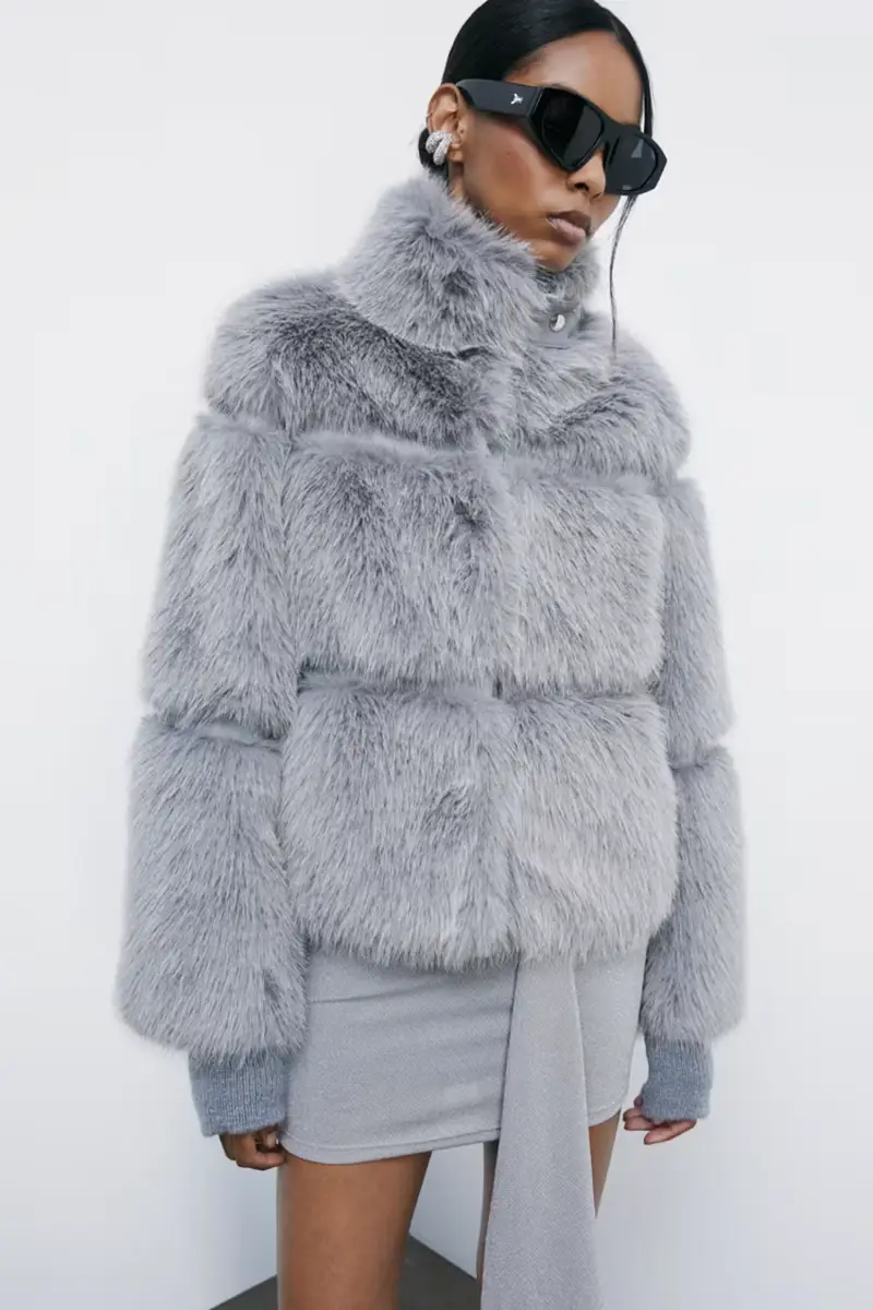 Giubbotto fluffy corto Grigio