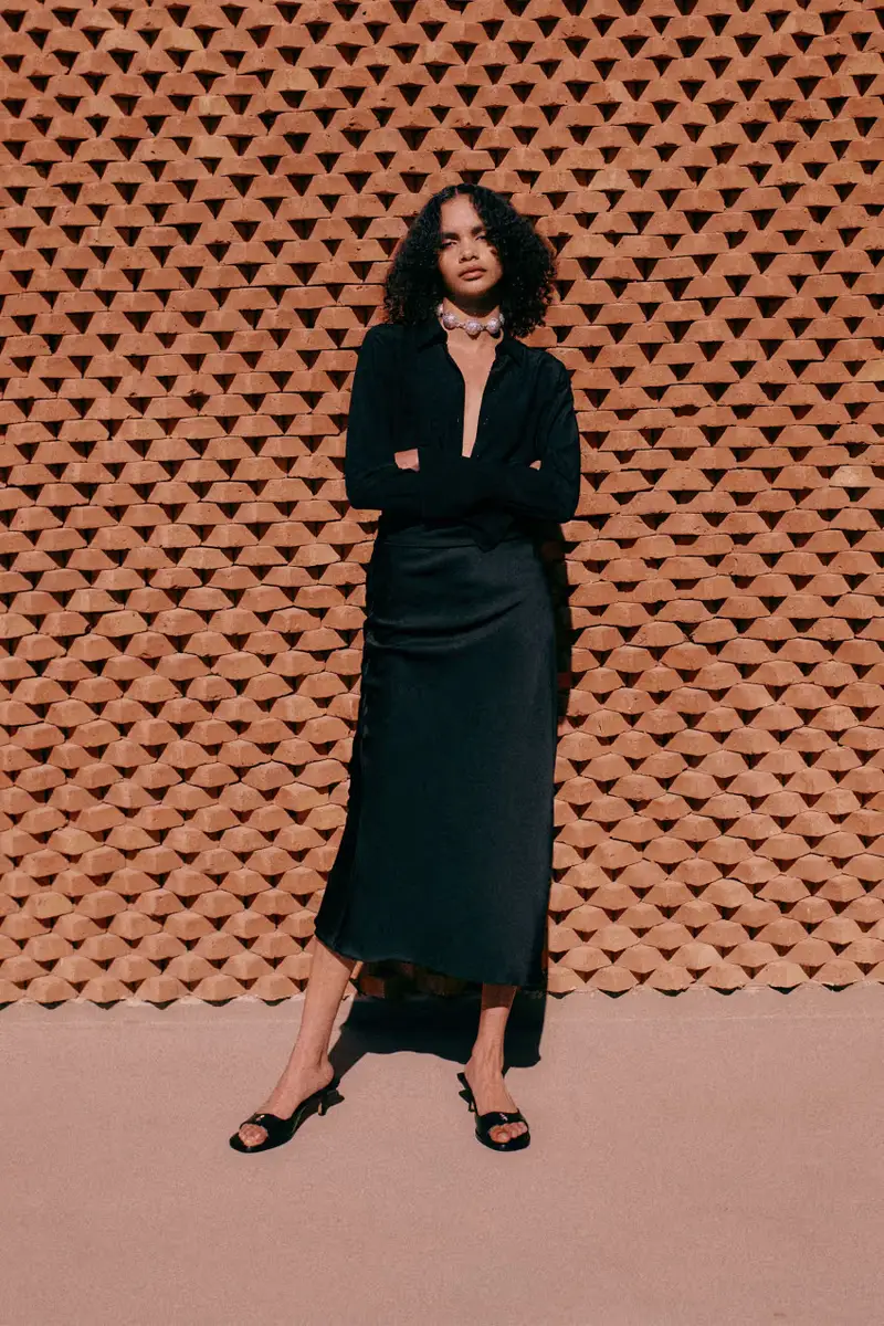 Gonna midi in raso con drappeggio Nero