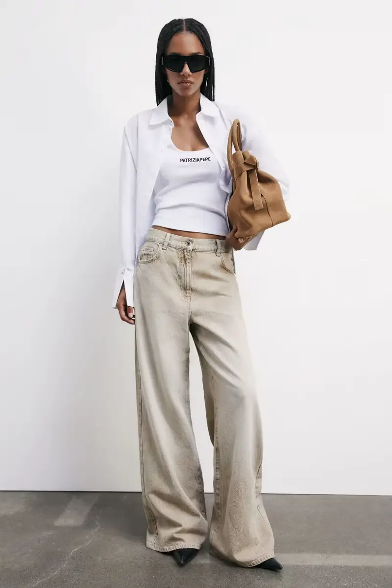 Jeans a vita bassa con fit rilassato Beige