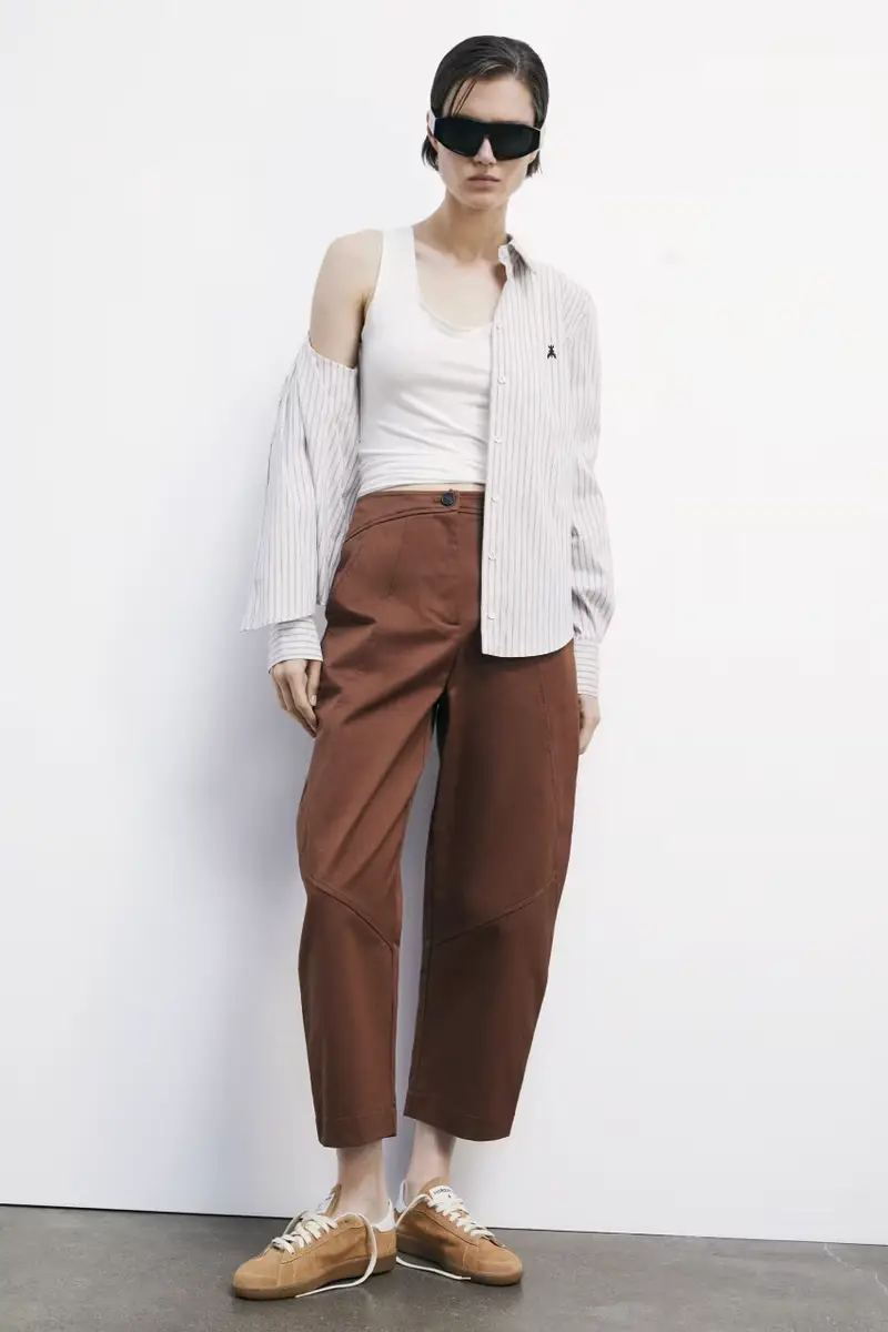 Jeans balloon a vita alta Marrone