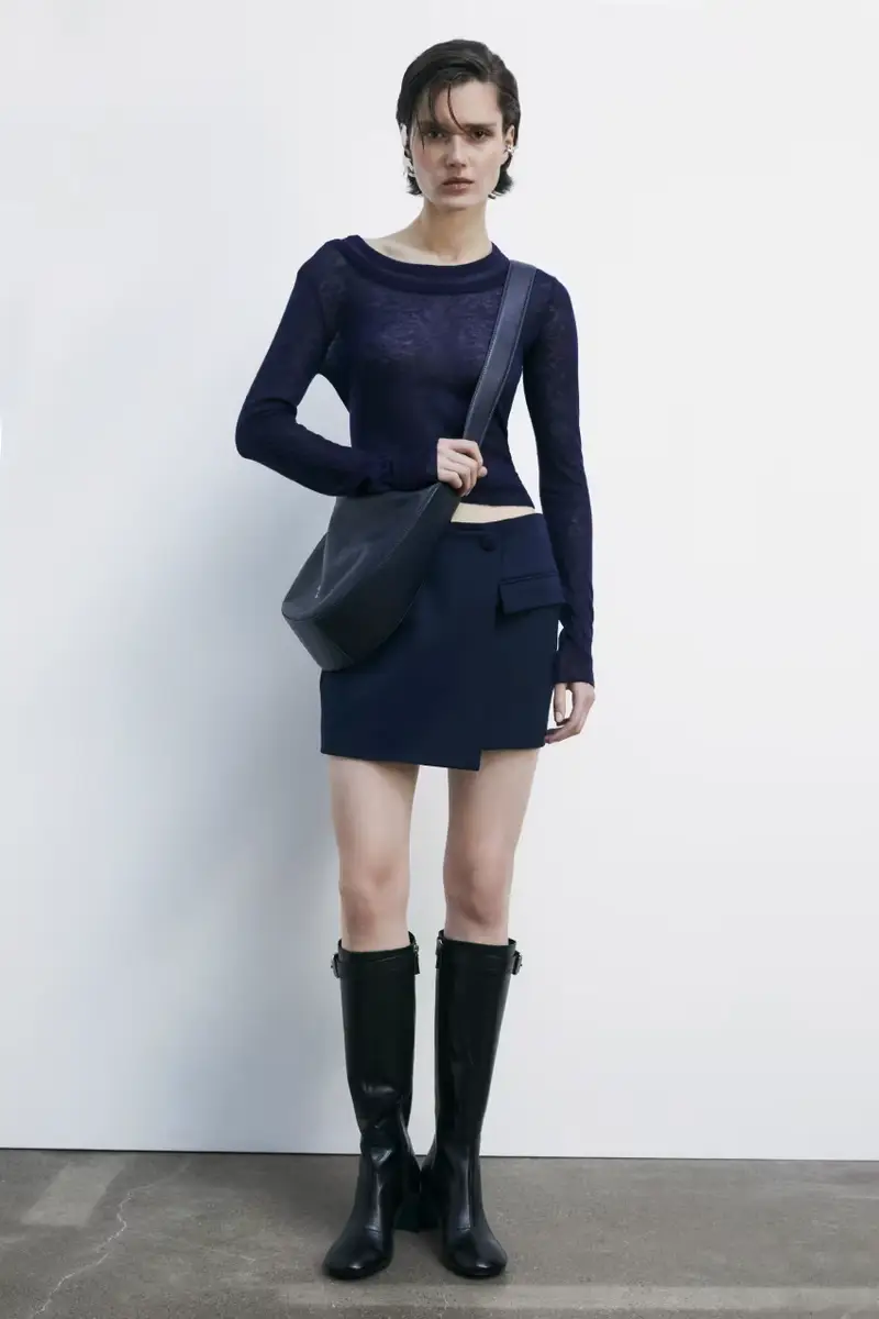 Maglia ultra fine in lana con scollo a barca Blu