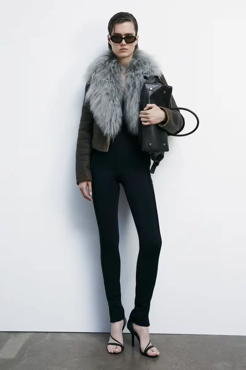 Montone corto con collo in pelliccia Marrone