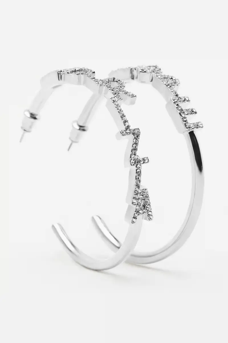 Orecchini a cerchio con lettering