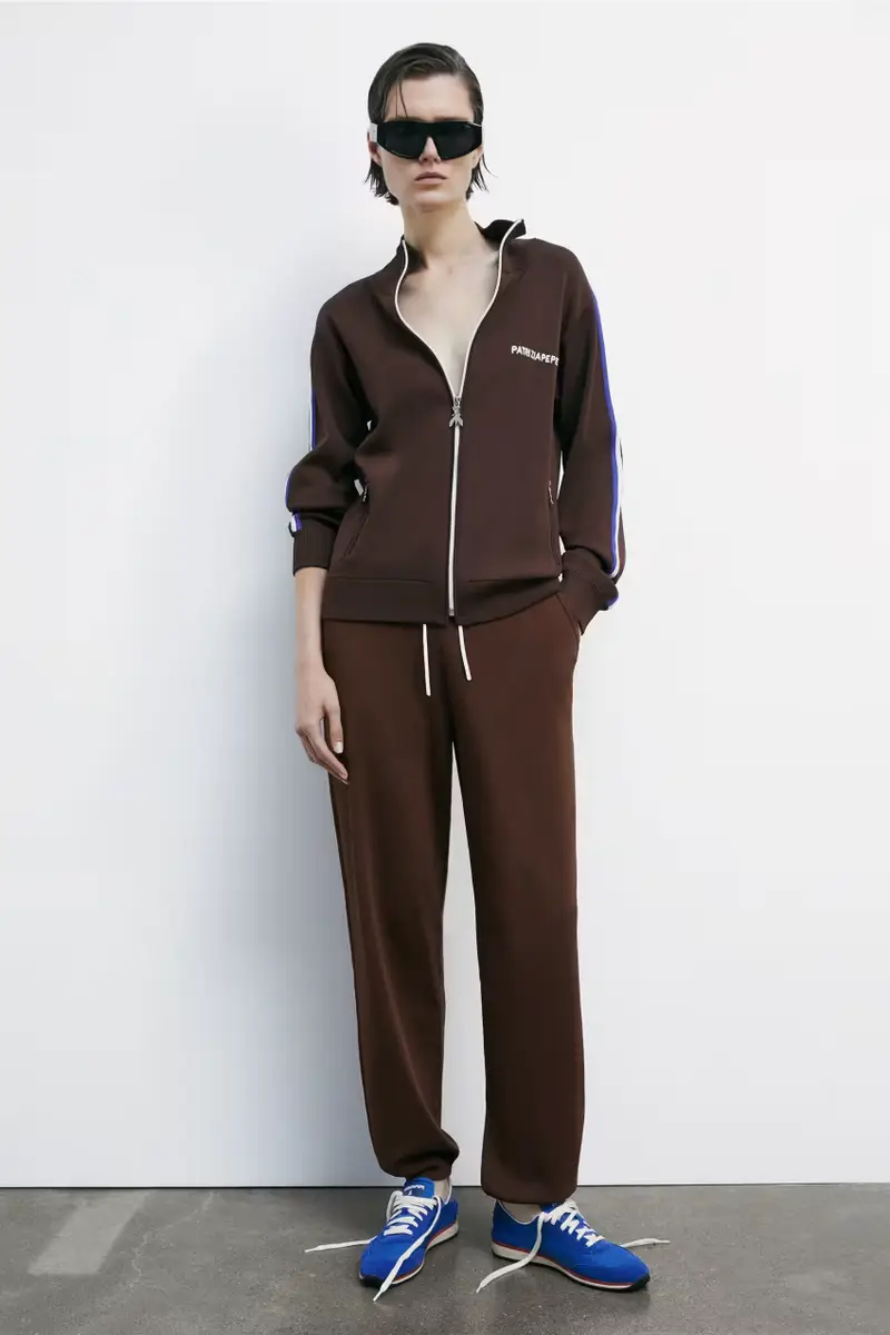 Pantaloni jogger regular fit in maglia Marrone