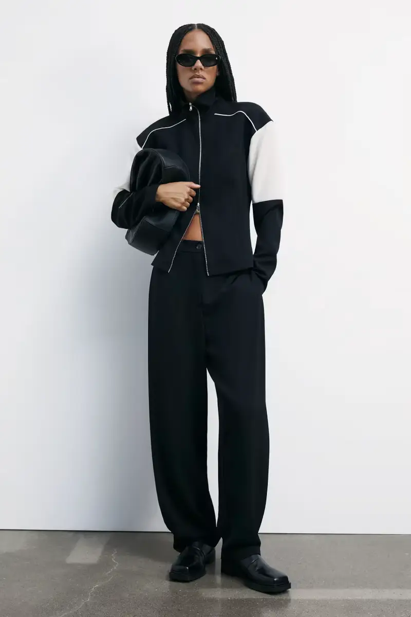 Pantaloni oversize con pieghe Nero