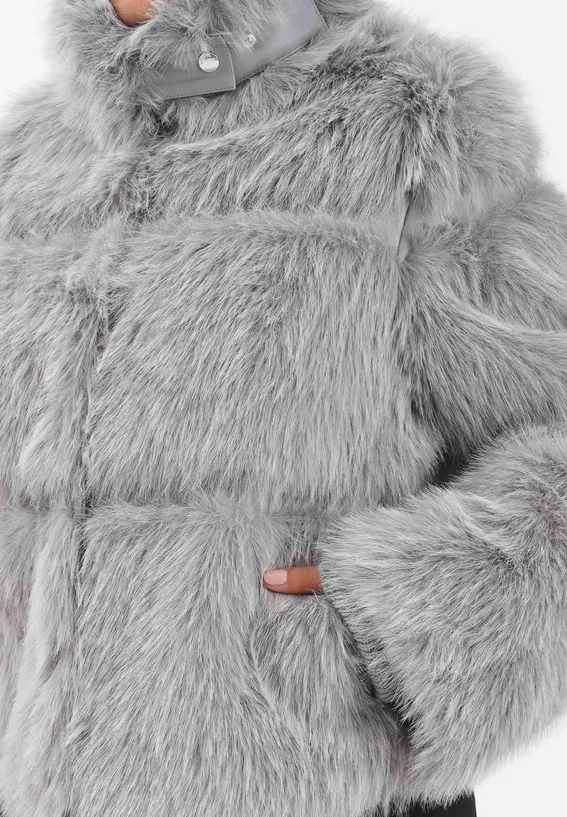 Pelliccia grigia da donna miniatura 3