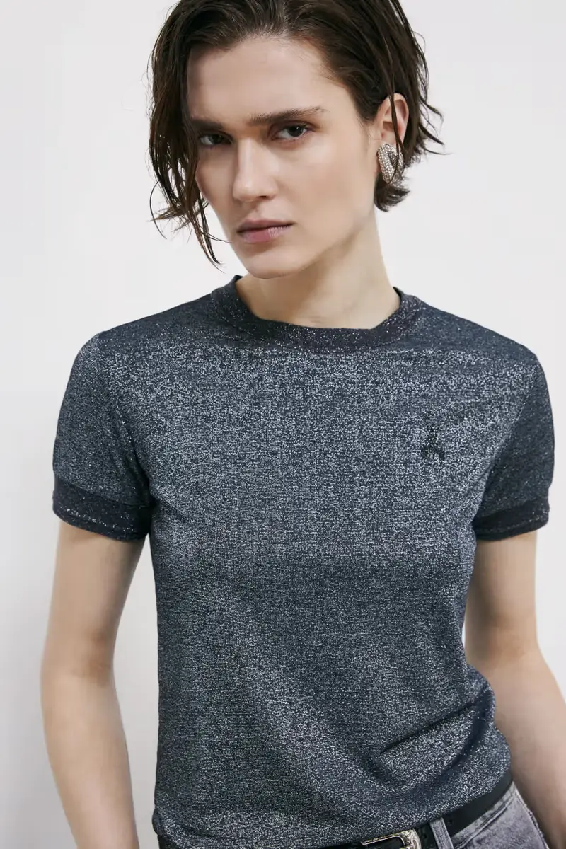 T-shirt in maglia con logo strass Grigio