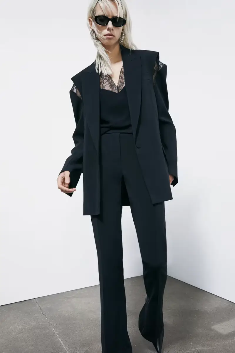 Top con dettagli in pizzo Nero