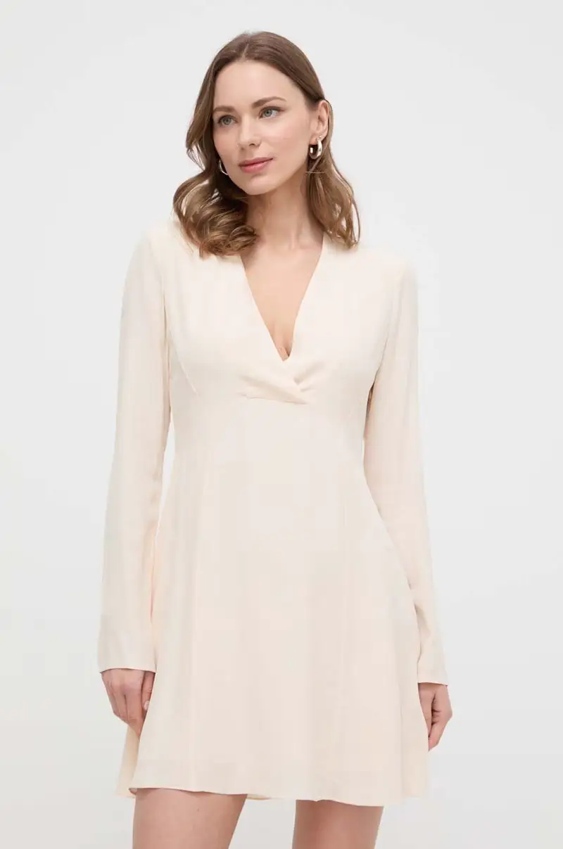 vestito colore beige