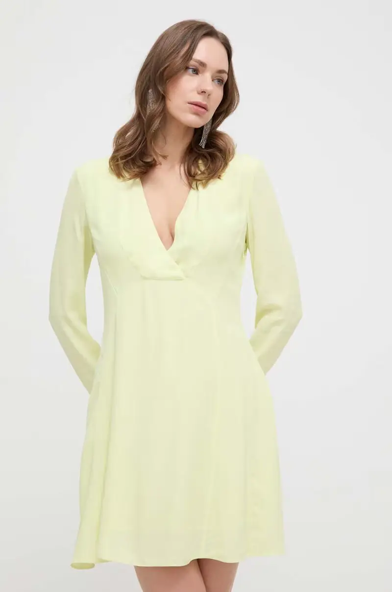 vestito colore verde