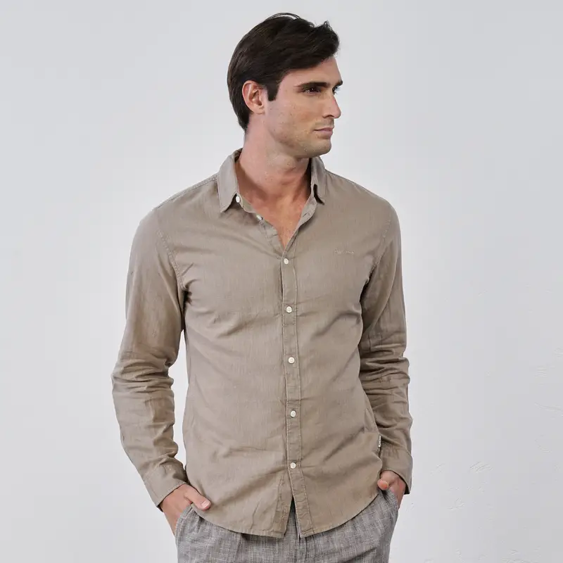 Camicia marrone da uomo in misto lino con mini logo
