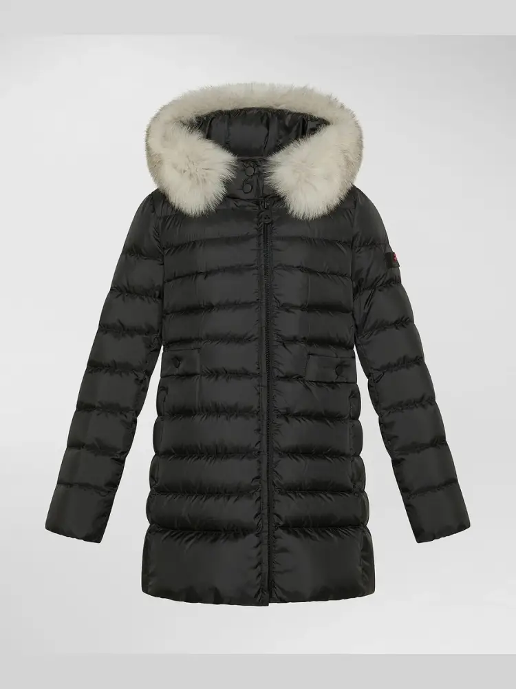 giubbotto nero ragazza lungo con cappuccio e pelliccia patch logo sul braccio