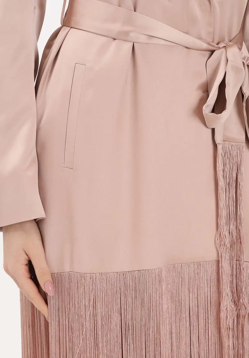 Abito lungo rosa da donna in satin con frange miniatura 3