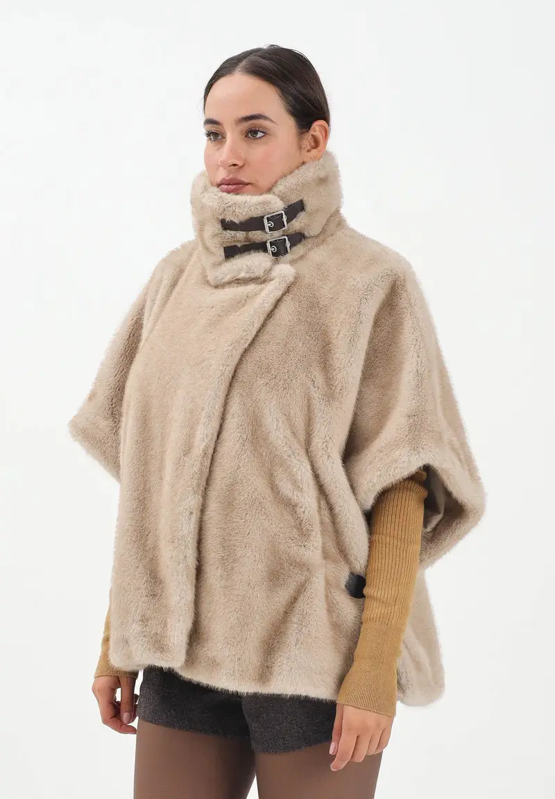 Cappa beige da donna effetto pelliccia