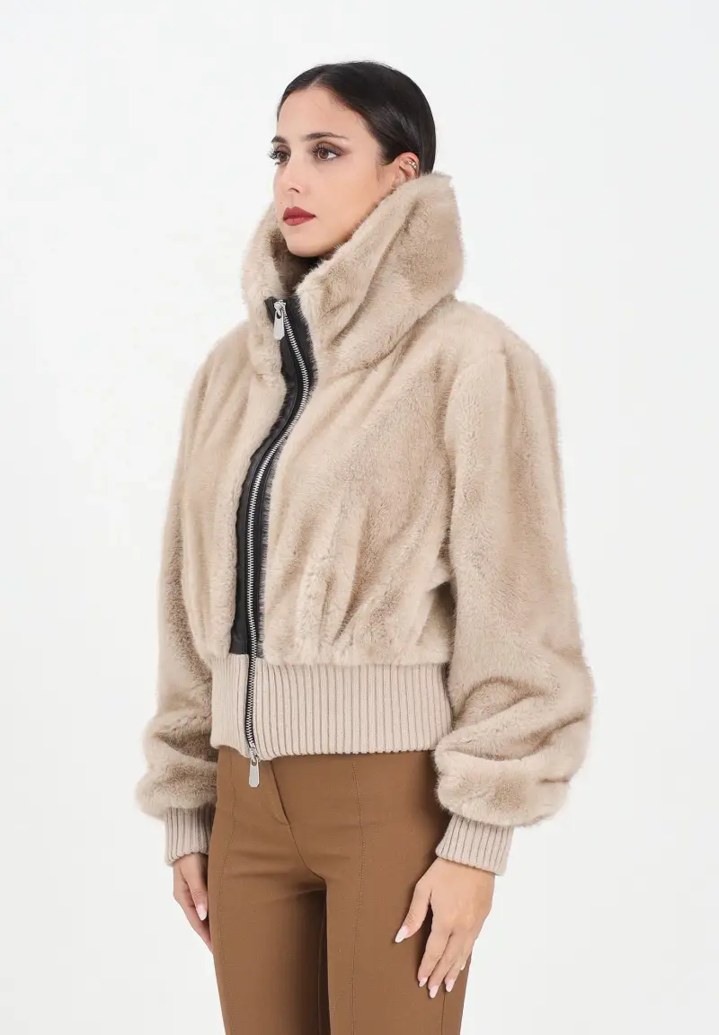 Pelliccia corta beige da donna