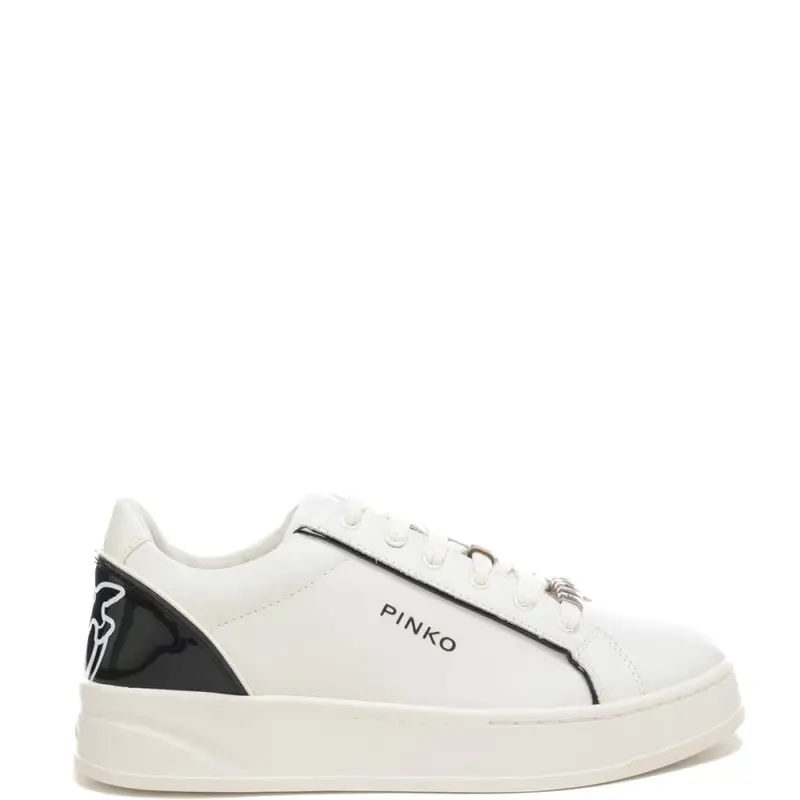 sneakers da donna iris 01 con inserto in vernice a contrasto colore sul retro e charms bianco nero