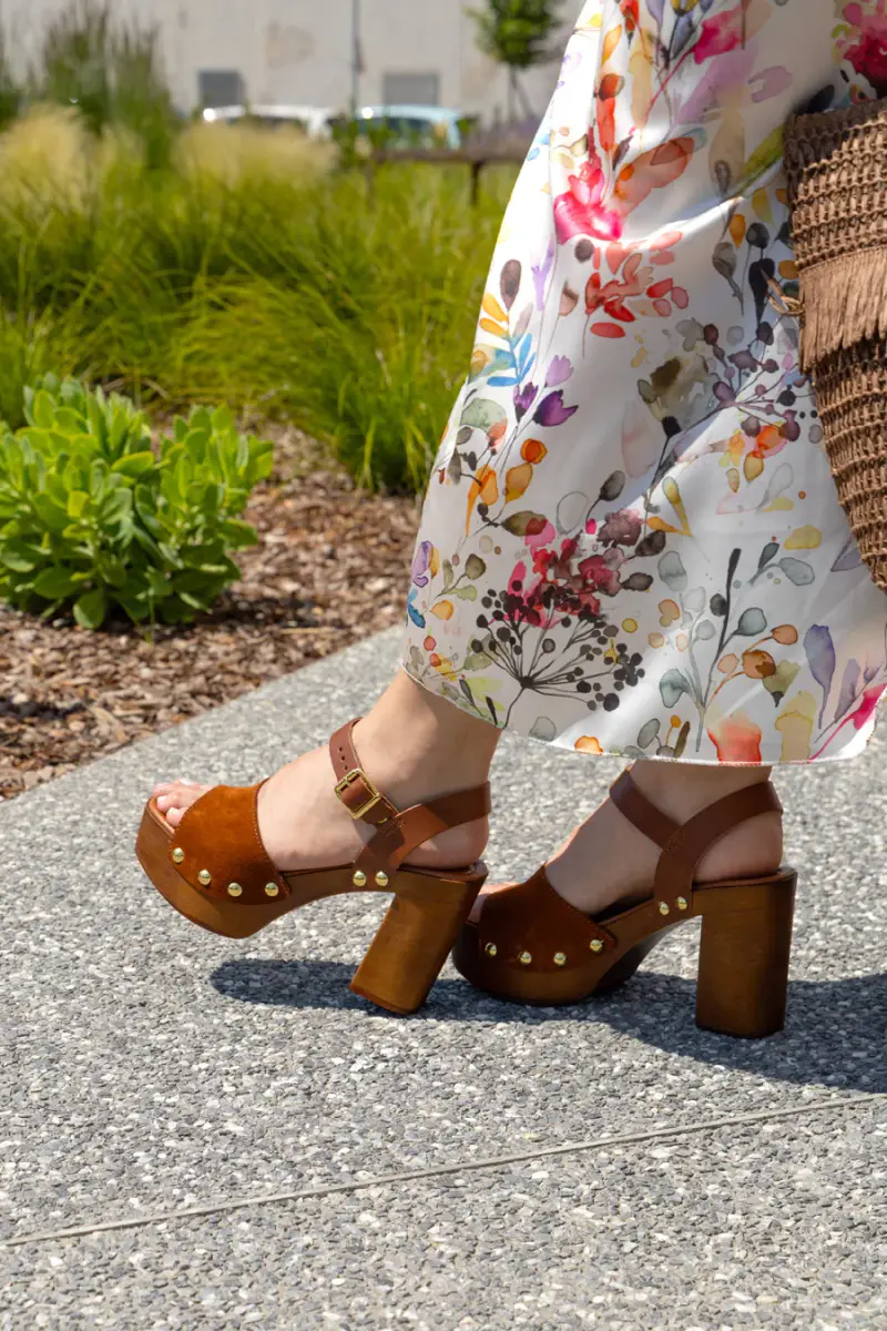 Sandali Marroni con Borchie e Tacco Alto Effetto Legno PITTARELLO LOVE 35021 [MARRONE]