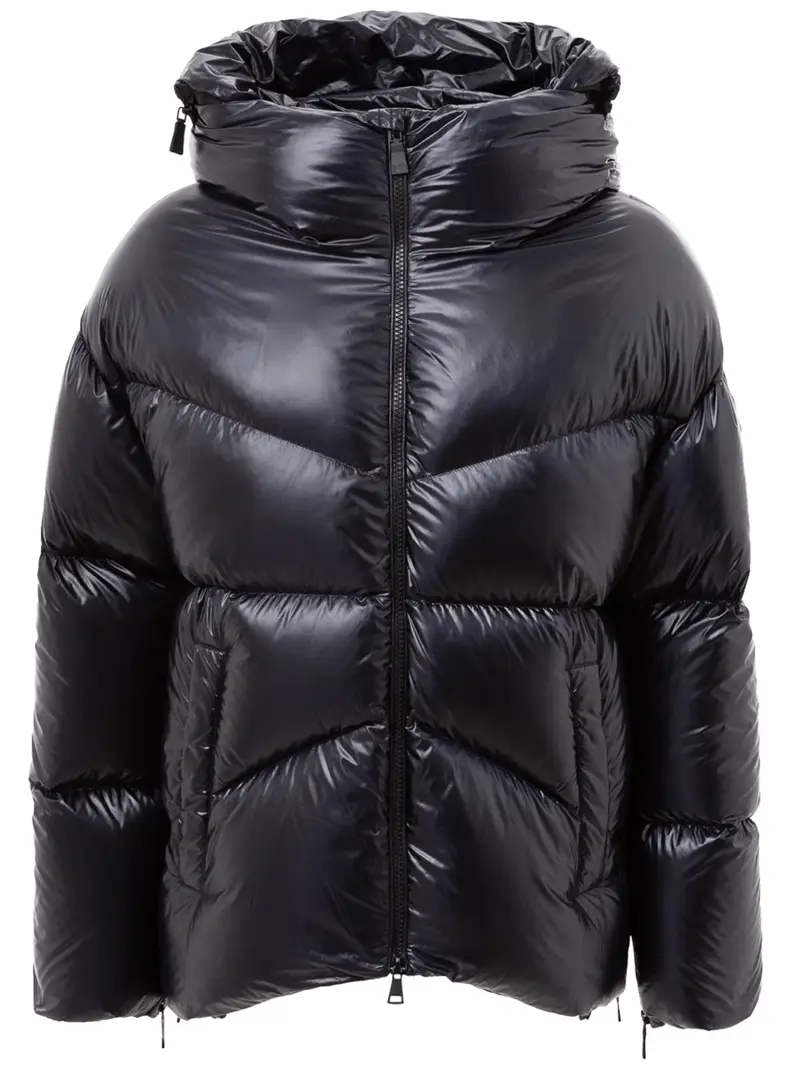 Piumino con cappuccio e logo a scomparsa ADD