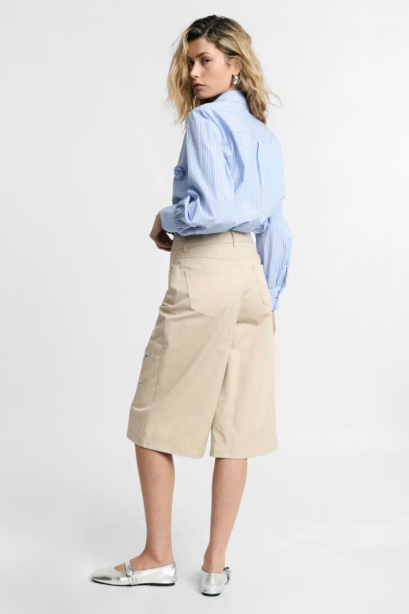 Bermuda con paillettes floreali e tasche Sabbia miniatura 3