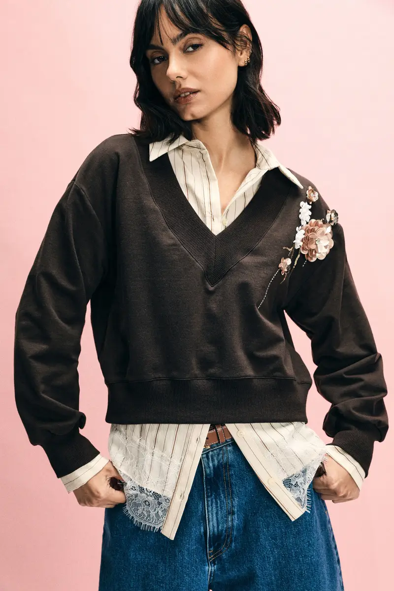 Felpa senza cappuccio con dettagli floreali e scollo a v Moro