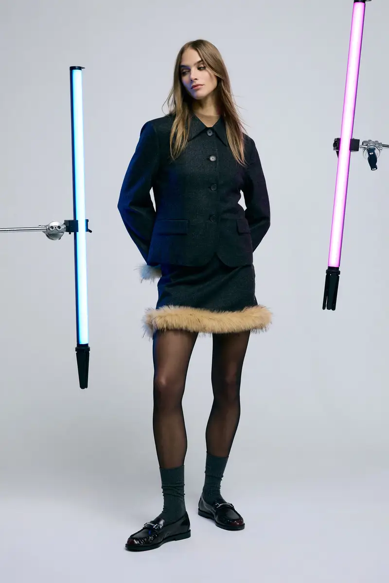 Gonna corta con bordo effetto pelliccia Grigio scuro miniatura 2